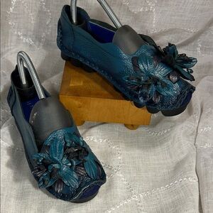 NWOT Eocofu leather flower slide in shoes
